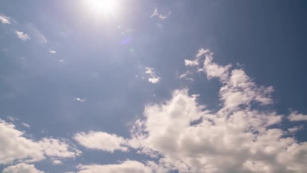 Gyönyörű Kék Fehér Felhőkkel Reggel Idő Nap Nyáron Nap Idő — Stock videók