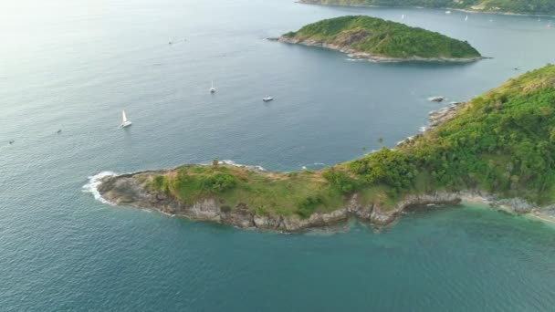 Luchtfoto Drone Shot Van Promthep Cape Phuket Thailand Prachtige Bezienswaardigheid — Stockvideo