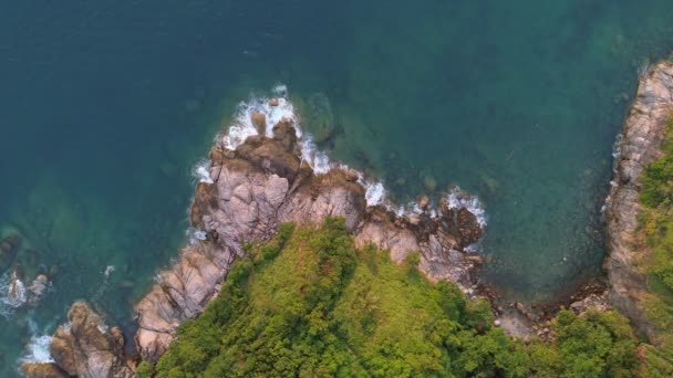 Menakjubkan Pandangan Udara Top Drone Ditembak Pantai Gunung Yang Indah — Stok Video