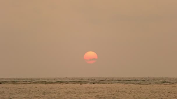 Prachtige Zonsondergang Zonsopgang Boven Tropische Zee Gouden Uur Geweldige Zon — Stockvideo