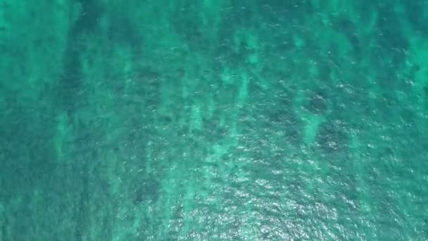 Tiro Dinámico Vista Aérea Superficie Del Mar Verano Phuket Tailandia — Vídeos de Stock