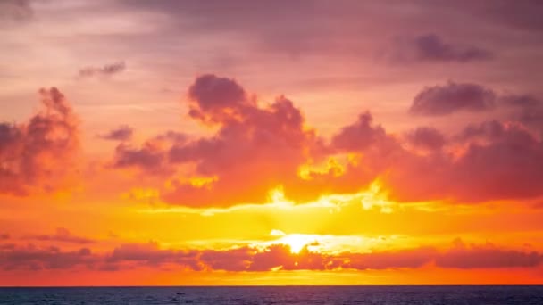 Epische Bunte Wolken Tropische Wolken Bei Sonnenuntergang Oder Sonnenaufgang Erstaunlich — Stockvideo