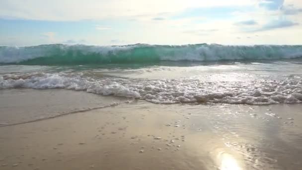 Slow Motion Shot Close Wave Crashing Tropical Beach Sunny Day — Stock Video