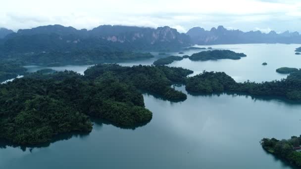 Menakjubkan Pemandangan Dari Gunung Dan Danau Pagi Hari Pandangan Udara — Stok Video