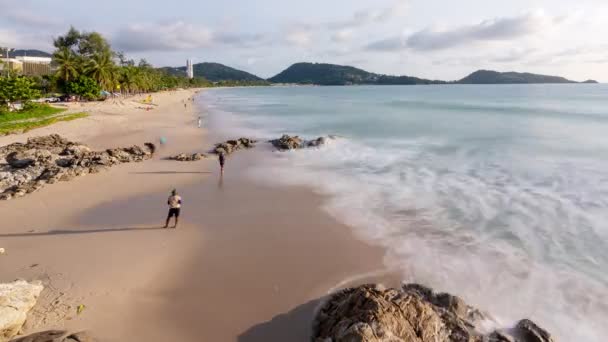 Time Lapse Travel People Relax Patong Beach Big Wave Crashing — Stock video