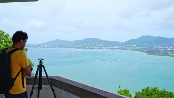Man Taking Photo Viewpoint Phuket Island Thailand Beautiful Landmark Travel — Video