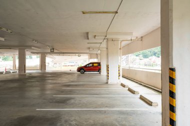 Garaj mağazası içi boş otopark ya da garaj iç mimari ofis