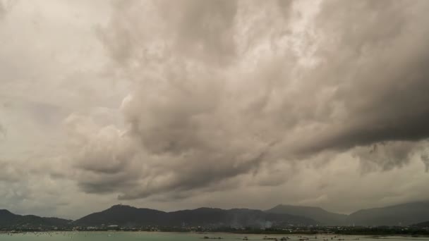 Rekaman Roll Langit Timelapse Dan Awan Hitam Dalam Cuaca Hujan — Stok Video