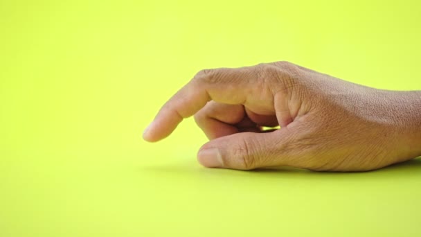Ręczny Gest Człowieka Znak Oczekiwania Umieszczenie Palca Stół Palce Czeka — Wideo stockowe