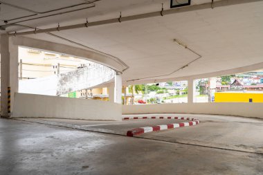 Garaj mağazası içi boş otopark ya da garaj iç mimari ofis