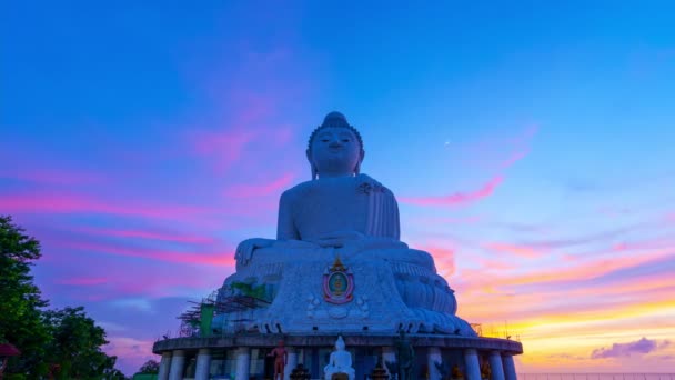 Timelapse Καταπληκτικό Ηλιοβασίλεμα Πάνω Από Μεγάλο Άγαλμα Buddha Στο Πουκέτ — Αρχείο Βίντεο