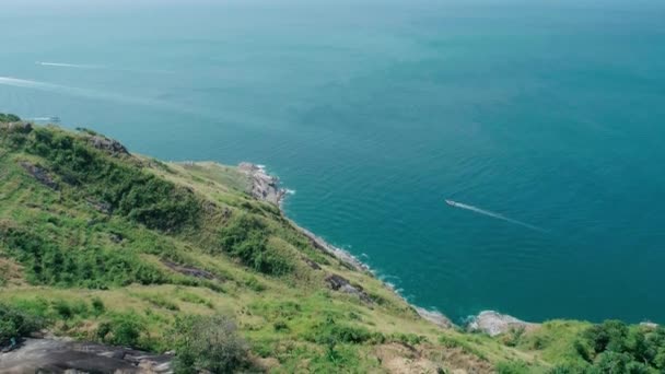 Deniz Kıyısına Bakan Eğik Bir Dronun Yukarıdan Görünüşü Pofet Adası — Stok video