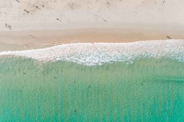 Widok Góry Plaży Pianką Falową Niesamowita Plaża Phuket Tajski Ocean — Zdjęcie stockowe