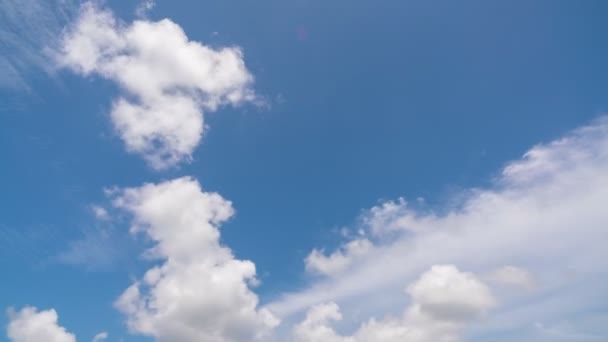 Céu Azul Nuvens Brancas Tempo Lapso Puffy Fofo Nuvens Brancas — Vídeo de Stock