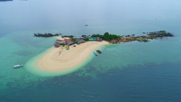 Veduta Aerea Drone Video Incredibile Piccola Isola Bellissima Spiaggia Tropicale — Video Stock