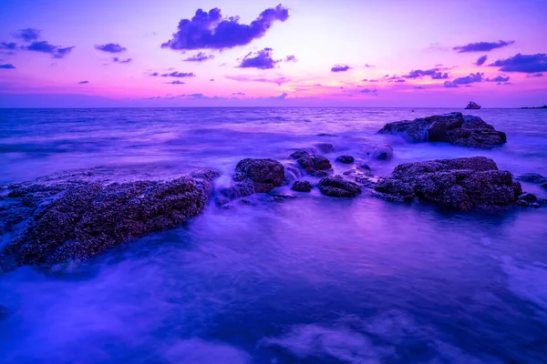 Long Exposure Image Dramatic Sky Seascape Rock Sunset Scenery Background — Stock Photo, Image
