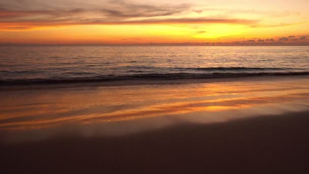 Удивительный Восход Закат Солнца Над Тропическим Морским Пляжем Величественное Солнце — стоковое видео