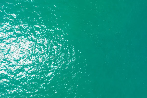 Shora Dolů Letecký Pohled Tyrkysový Oceán Povrch Moře Vlnové Textury — Stock fotografie