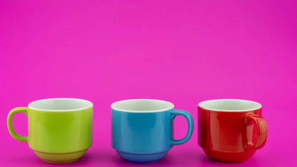 Renkli Kağıt Arka Planda Renkli Kahve Fincanı Kahve Dükkanında Kahve — Stok fotoğraf