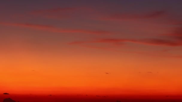 Tempo Paisagem Lapso Majestosas Nuvens Coloridas Céu Por Sol Nascer — Vídeo de Stock