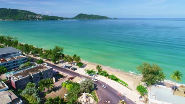 Vista Aérea Drone Disparo Hermosa Playa Patong Mar Phuket Isla — Vídeos de Stock