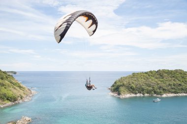 Yamaçparaşütü laempromthep phuket Tayland