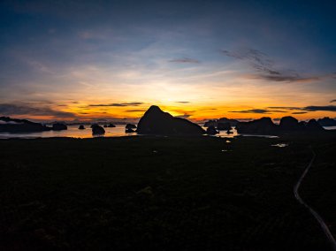 Hava manzaralı günbatımı gökyüzü, doğa güzel gün batımı ya da deniz üzerinde gün doğumu