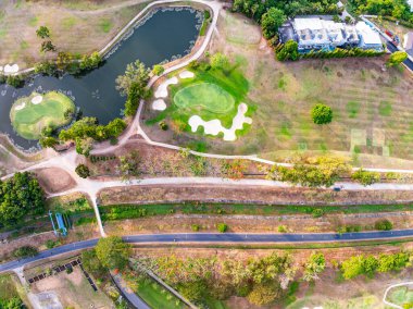 havadan görünümü dron atış güzel golf alanının