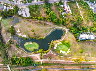havadan görünümü dron atış güzel golf alanının