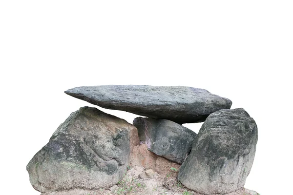 Piedra vieja grande sobre fondo blanco, con camino de recorte . — Foto de Stock