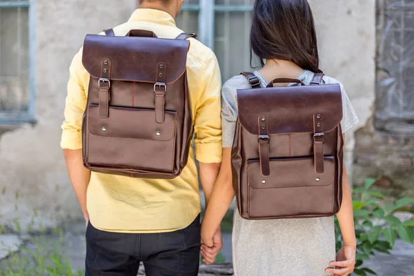 Back Woman Man Brown Leather Backpack Man Woman Holding Hands — Stock Photo, Image