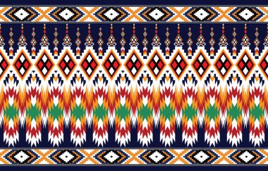 Etnik soyut üçgen desenli sanat. Kabilede kusursuz desen, halk nakışı ve Meksika tarzı. Aztek geometrik sanat süsü baskısı. Halı, giysi, ambalaj, kumaş, kapak, tekstil için tasarım