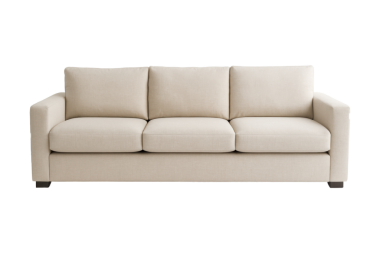 Modern bej kumaş kanepe, üç koltuk yastığı ve temiz düz kolluklar, saf beyaz bir arka planda, yumuşak, hatta aydınlık ve nazik doğal gölgeyle izole edilmiş. Çağdaş oturma odası mobilyası