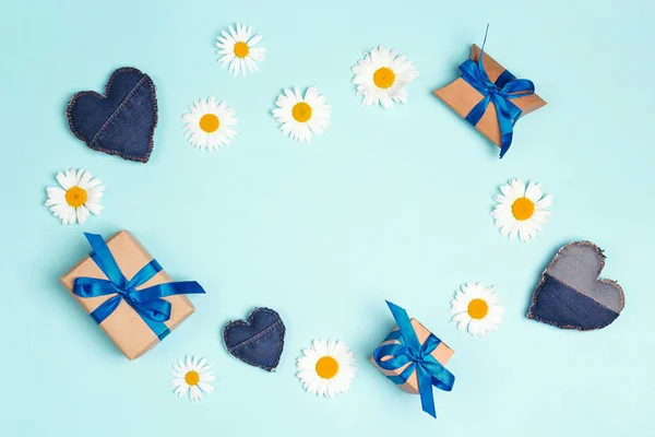 Festive Frame Daisies Gifts Hearts Blue Background Top View Copy — Stock Photo, Image