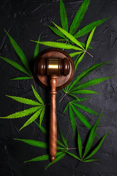 Marijuana Leaves Judge Gavel Concept Marijuana Legalization Medical Cannabis Vertical — Stock Photo, Image