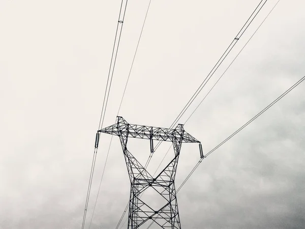 Stromleitungen Der Stadt Stromkabel Einem Strommast Unter Blauem Himmel — Stockfoto