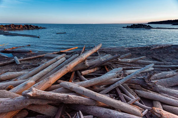 Abandonado Orilla Del Mar Atardecer Viejo Refugio Para Barcos — Foto de Stock