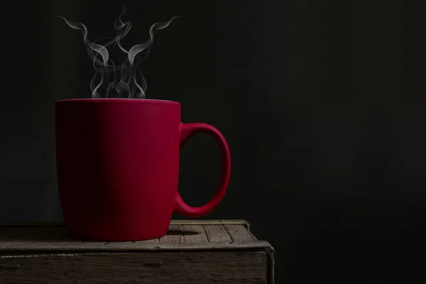 Piros Kávé Csésze Forró Gőz Jön Hogy Aroma Irodában — Stock Fotó