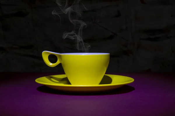 Reggelt Fogalom Sárga Tea Csésze Gőz — Stock Fotó