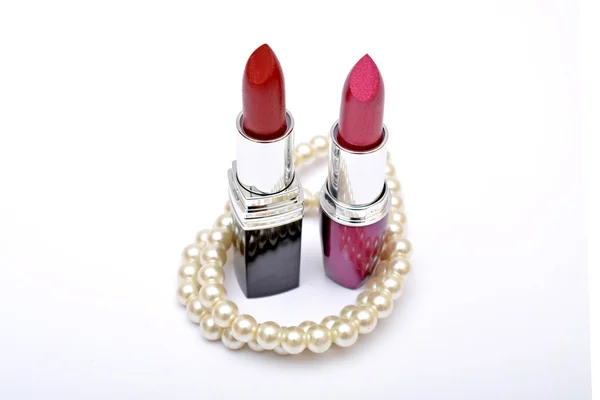 Rossetti sfumature con perla isolata su bianco . — Foto Stock