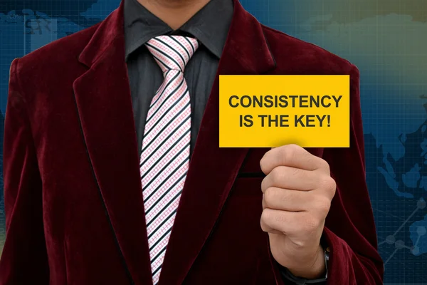 El profesyonel holding kartı tutarlılık anahtarıdır