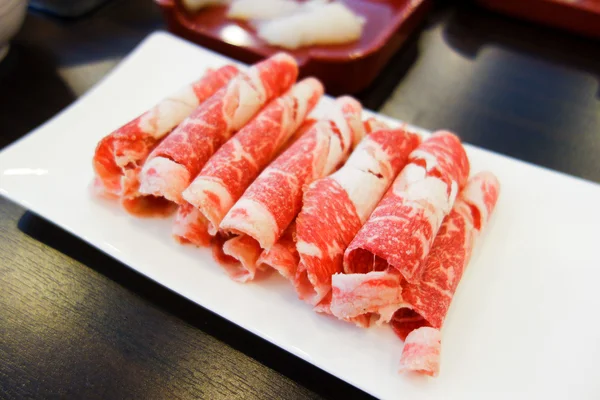 Plastry świeżego mięsa wołowego — Zdjęcie stockowe