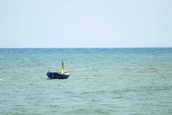 Fishing boats floating in the sea. — Stock Photo, Image