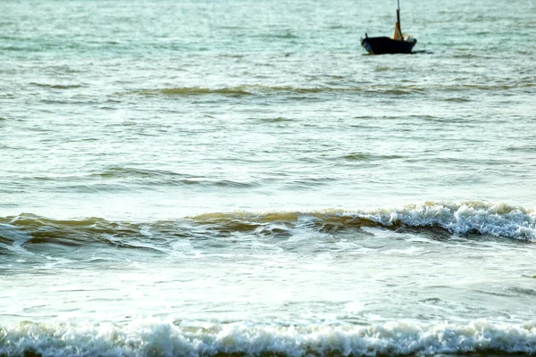 Fishing boats floating in the sea. — Stock Photo, Image