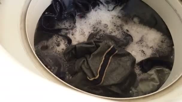 Πλυντήριο ρούχων, αυτόματη ενιαία δεξαμενή. — Αρχείο Βίντεο