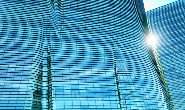 El reflejo del edificio de vidrio — Foto de Stock