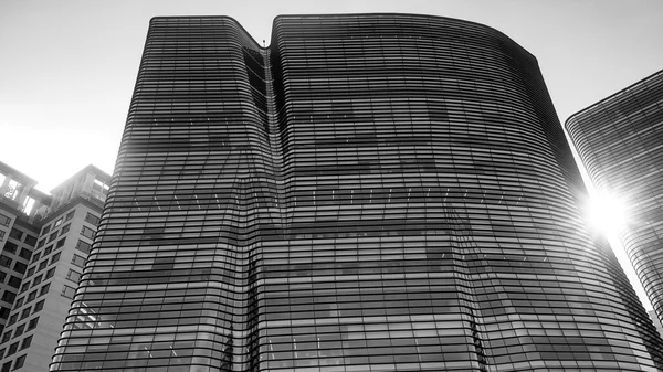 El reflejo del edificio de vidrio — Foto de Stock