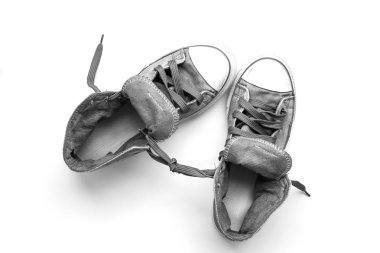 Beyaz arka plan üzerinde spor ayakkabı ayakkabı.