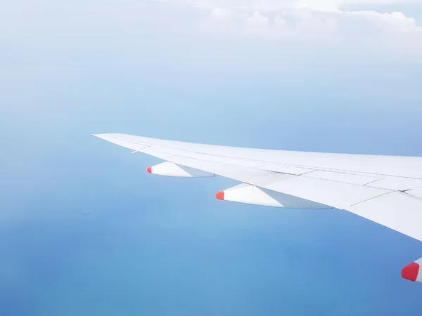 La vista desde la ventana del avión . — Foto de Stock