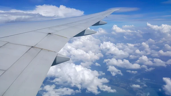 Vista desde la ventana del avión — Foto de Stock